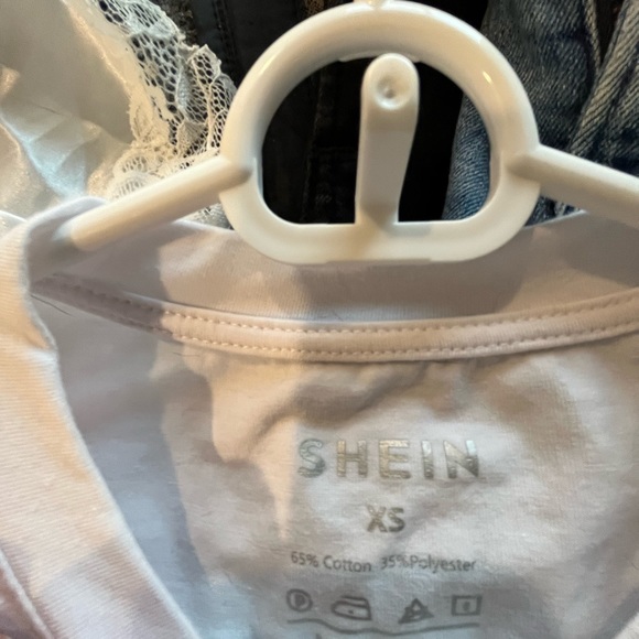 *SOLD* SHEIN cropped white t shirt - Picture 3 of 3